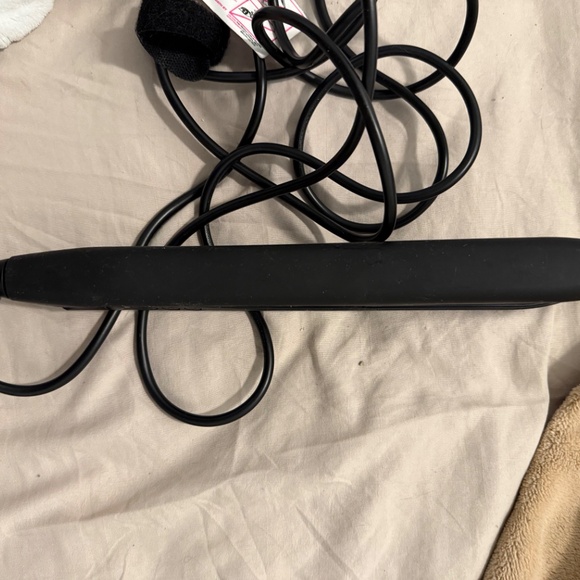 Bio Ionic straightener - Picture 2 of 4